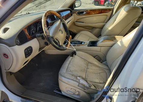 2004 Jaguar Xj8 z USA, uszkodzony, nr VIN SAJWA71C84SG18805